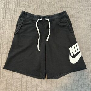 Nike Sportswear Club Fleece Graphic Sweat Short Men Small Black 7.5" Workout Gym